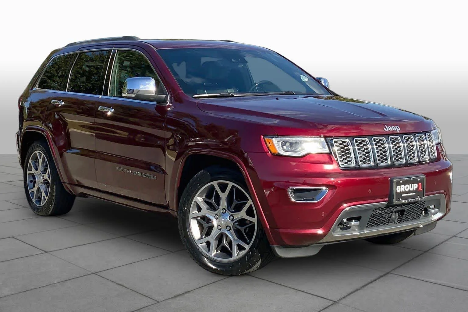 Used 2020 Velvet Red Pearlcoat Jeep Overland image 3