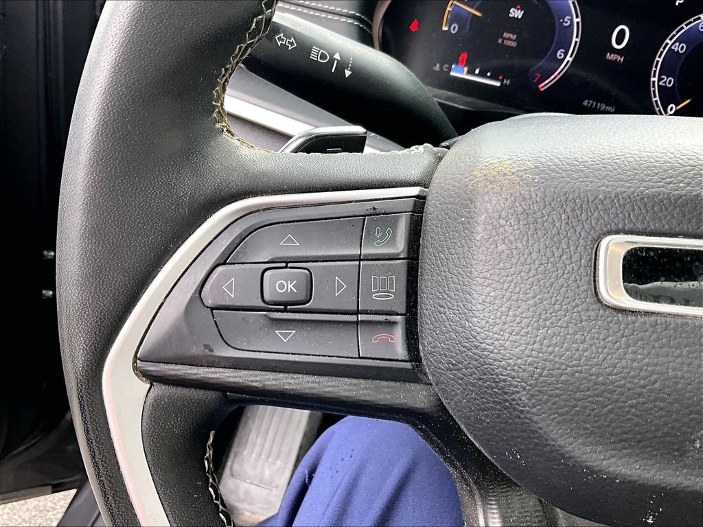 Used 2023 Baltic Gray Metallic Clearcoat Jeep Laredo image 23