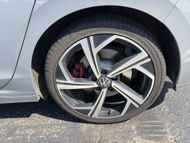 Used 2024 Graphite Gray/Black Roof Volkswagen SE image 10