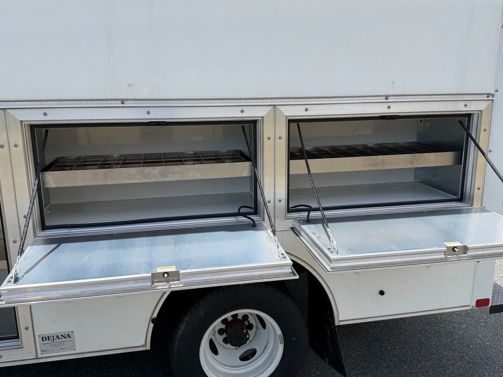 New 2026 Oxford White Ford E-350 SRW image 24