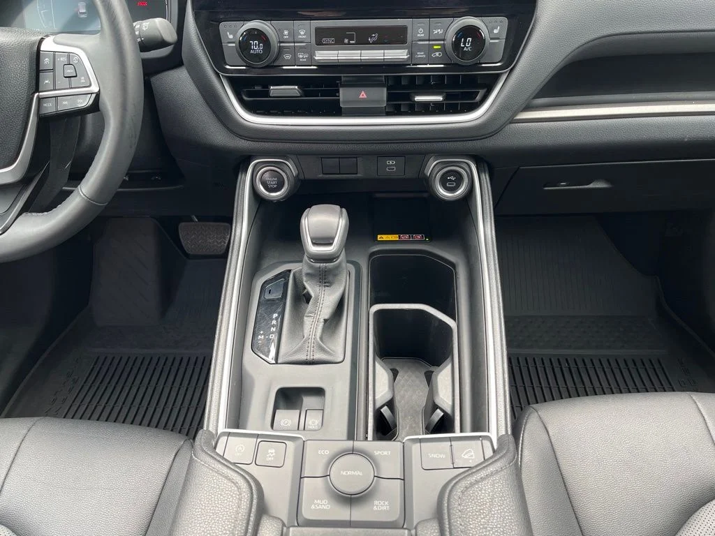 Used 2024 White Toyota XLE image 20