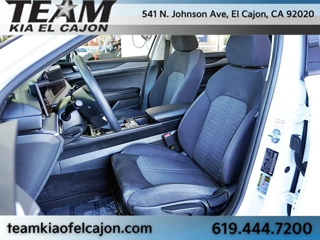 Used 2025 White Kia LXS image 16