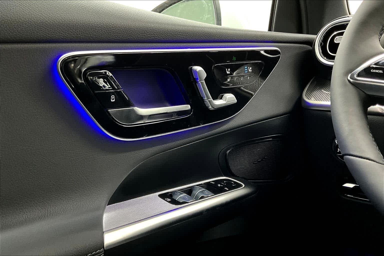 New 2026 Polar White Mercedes-Benz GLC 300 image 20
