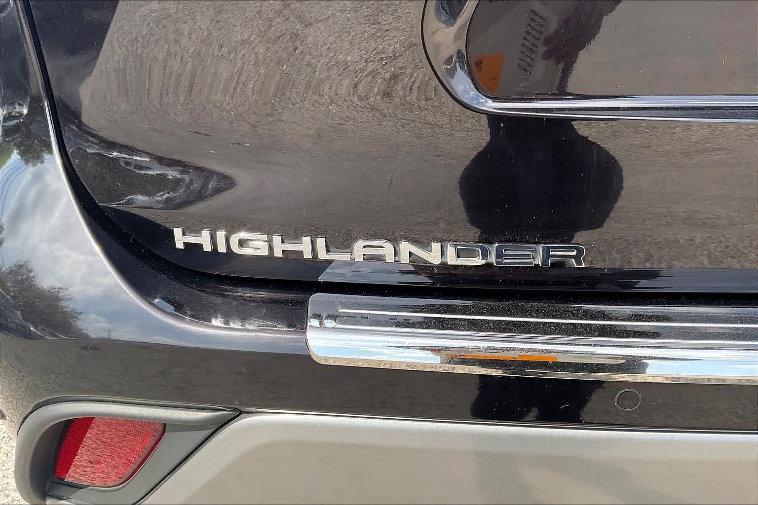 Used 2021 Opulent Amber Toyota Hybrid Platinum image 10