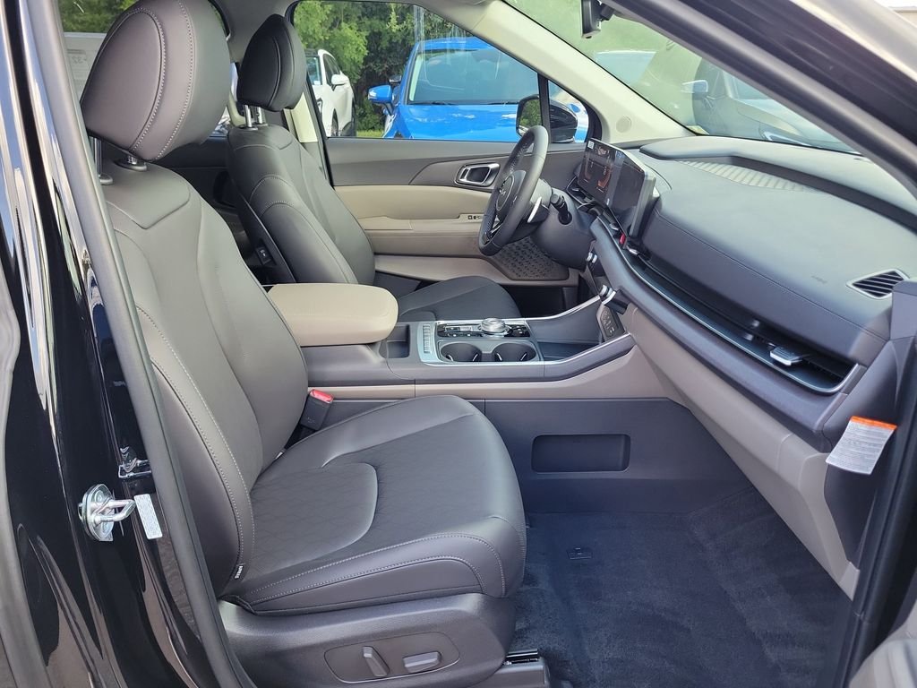 New 2026 Black Kia EX image 7