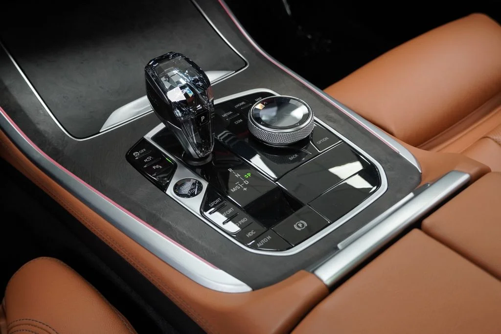 Used 2022 White BMW xDrive40i image 27