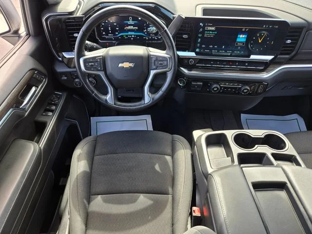 Used 2022 White Chevrolet LT image 13