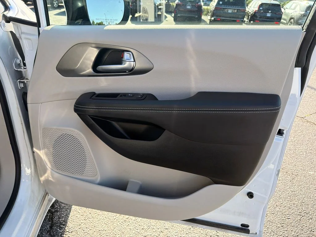 Used 2024 White Chrysler Touring L image 14