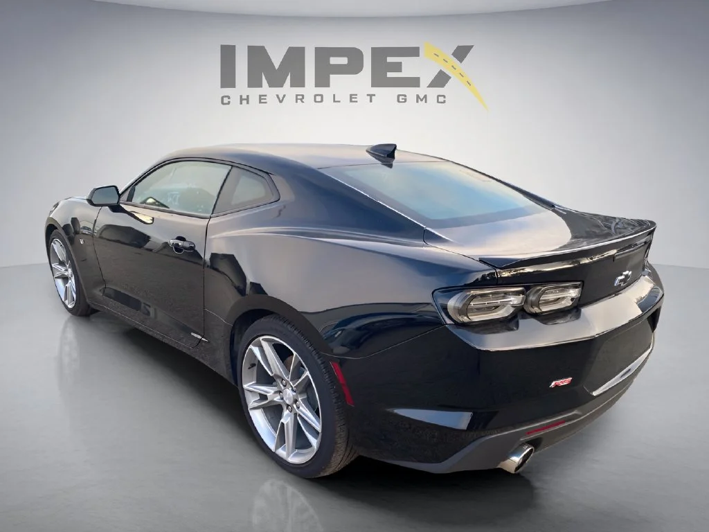 Used 2023 Black Chevrolet 2LT image 3