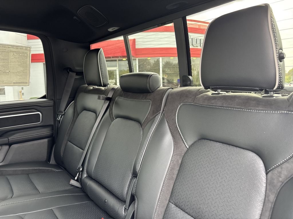 New 2026 Diamond Black Crystal Pearl-Coat Exterior Paint RAM Laramie image 19