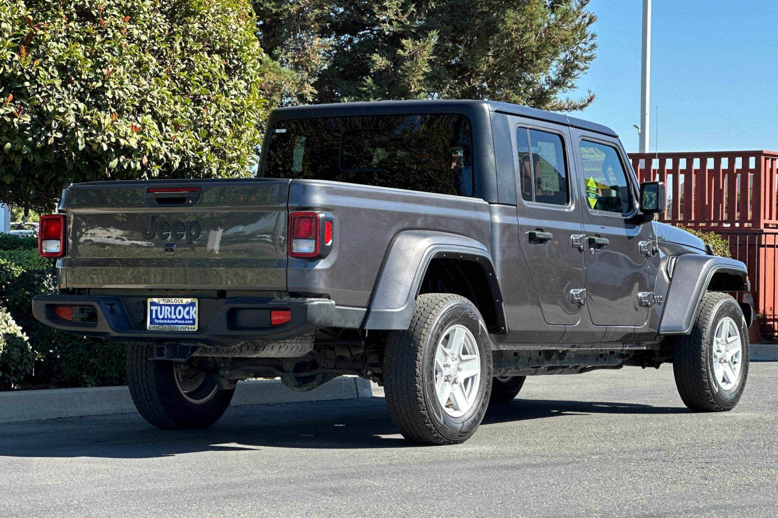 View vehicle photo 4