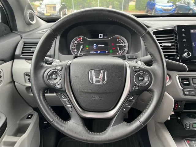 Used 2023 Obsidian Blue Pearl Honda RTL image 18