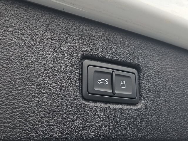 Used 2025 White Audi 55 Premium Plus image 17