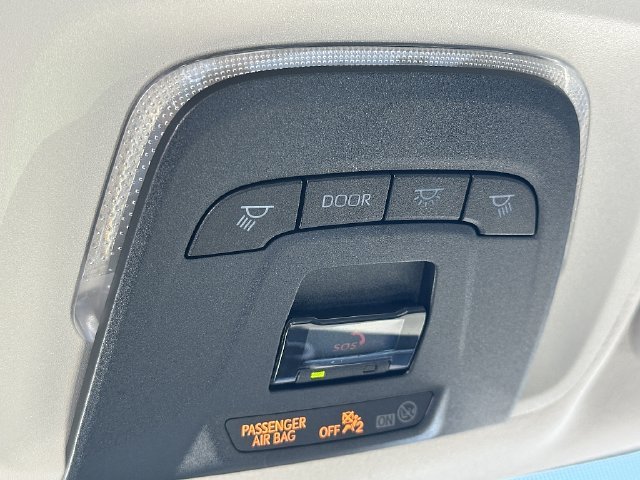 Used 2023  Toyota LE image 31