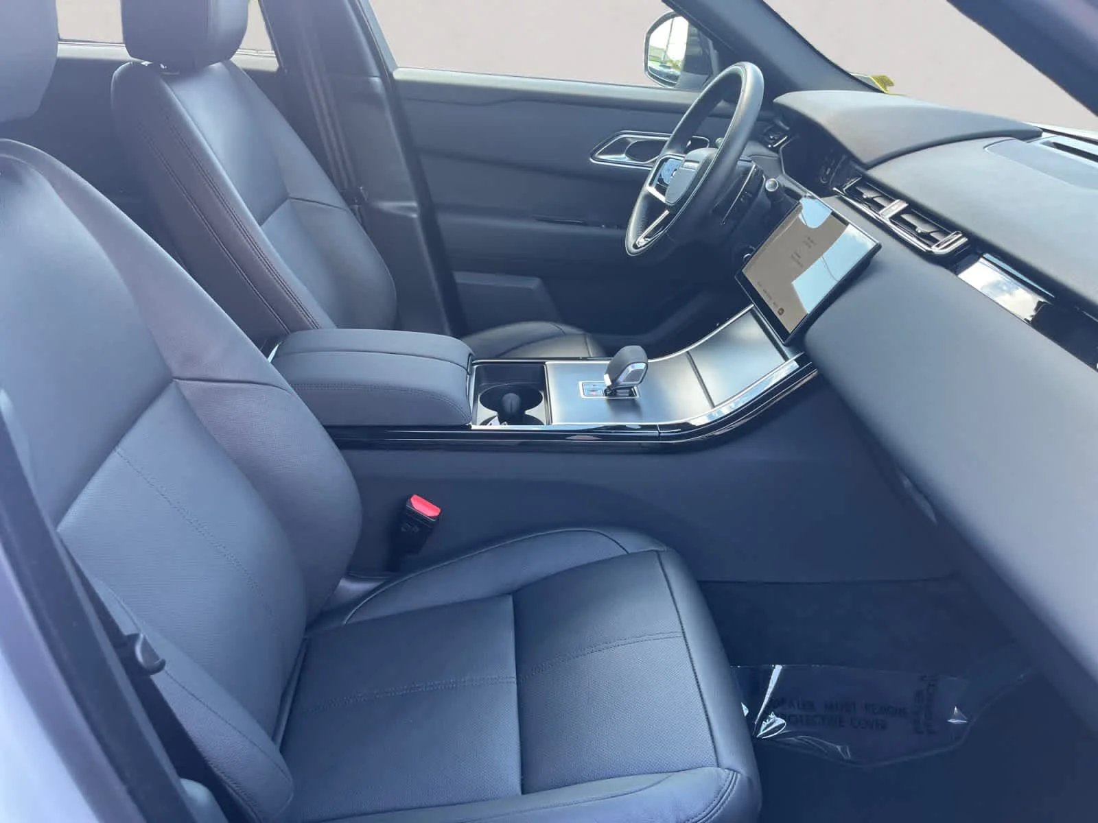Certified Used 2026 Fuji White Land Rover S image 15