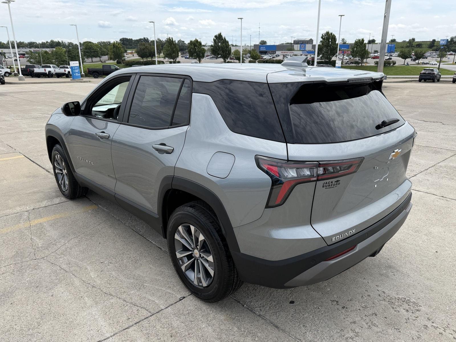 2027 Chevrolet Equinox LT - Photo 36