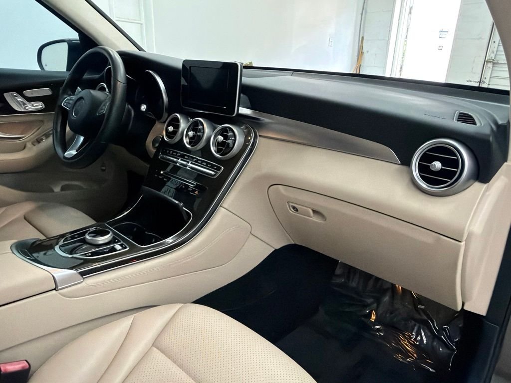 Used 2017 Brown Mercedes-Benz GLC 300 image 30