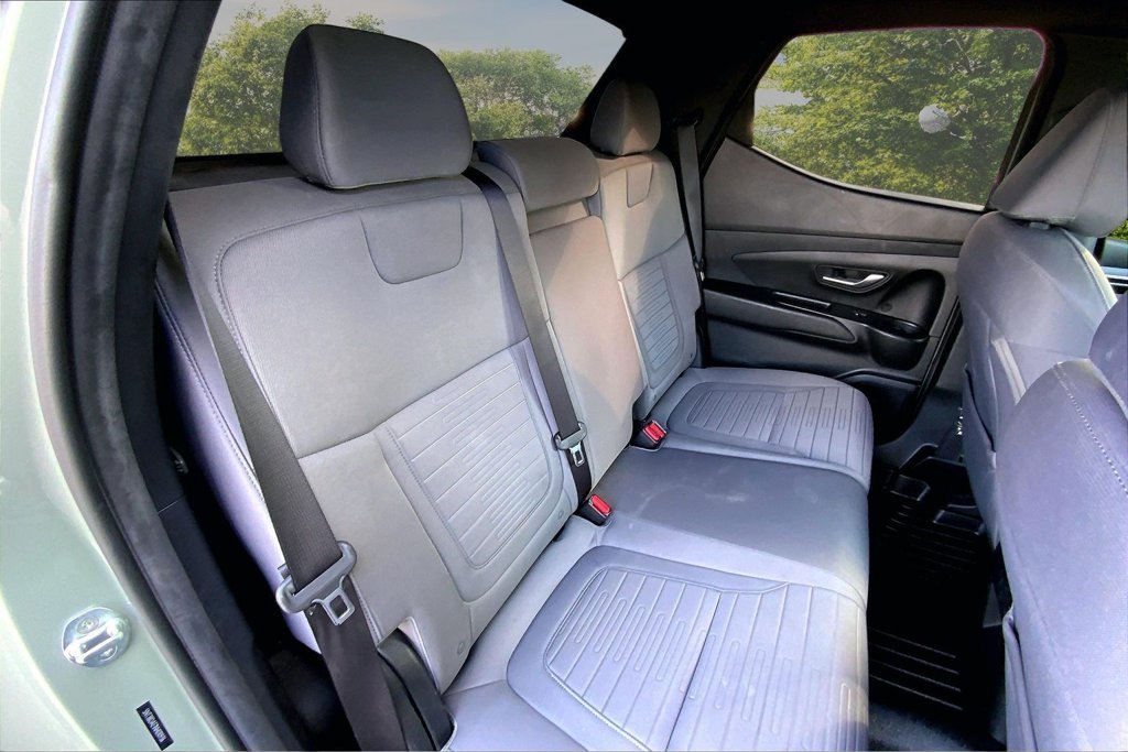 Used 2022 Green Hyundai SEL image 25
