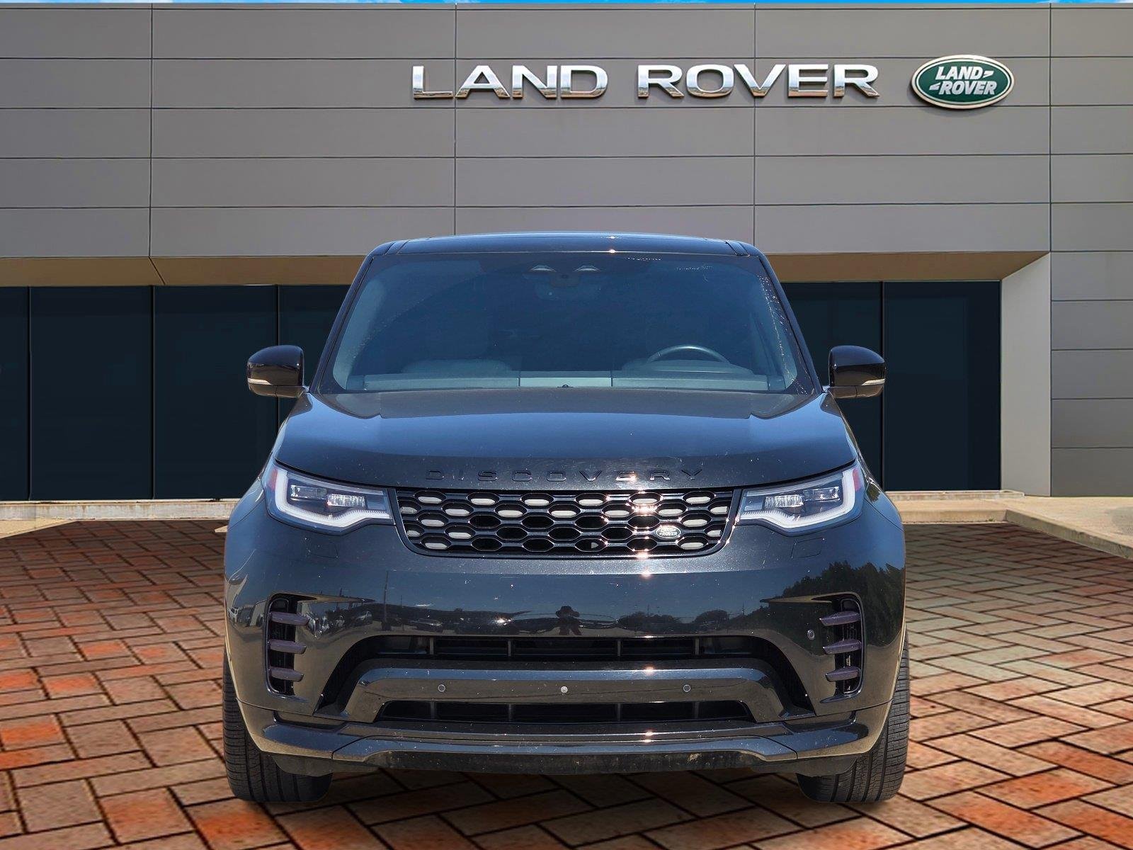 Used 2024 Santorini Black Metallic Land Rover Dynamic SE image 2