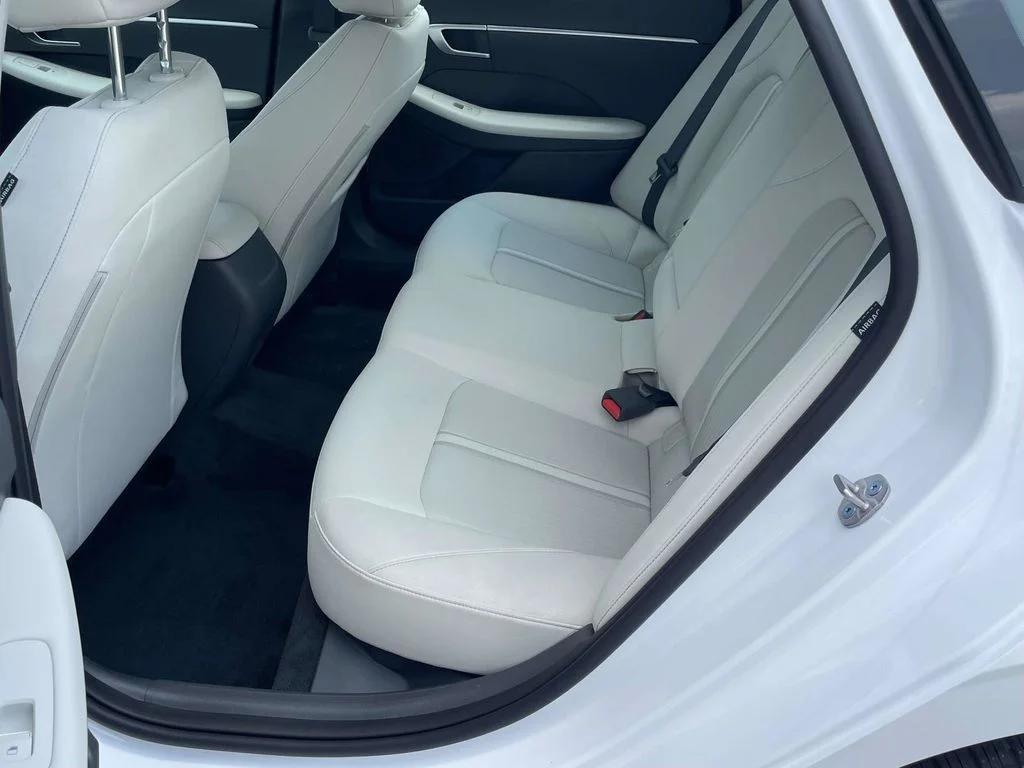 New 2026 White Hyundai SE image 10