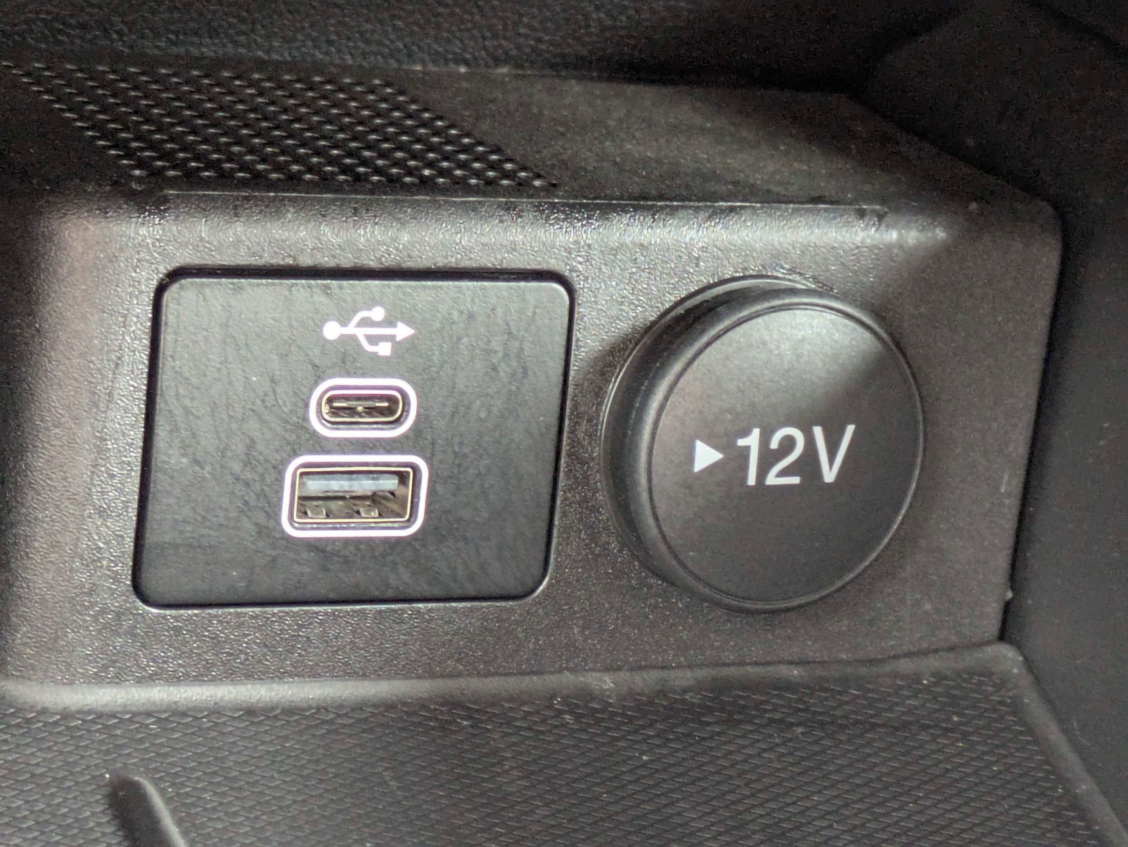 Used 2025 Oxford White Ford Active image 26