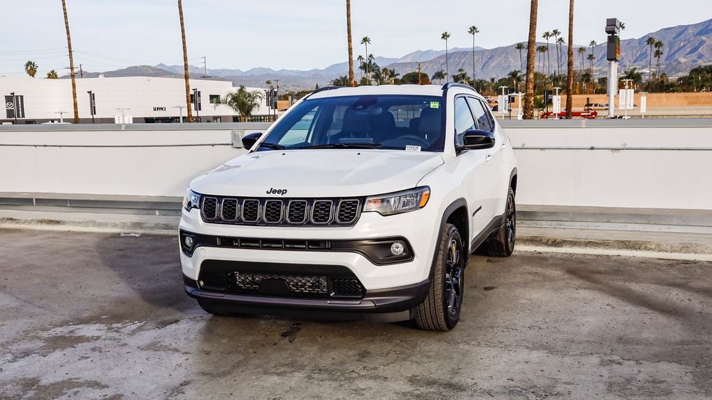 New 2026 Bright White Clearcoat Jeep Latitude image 4