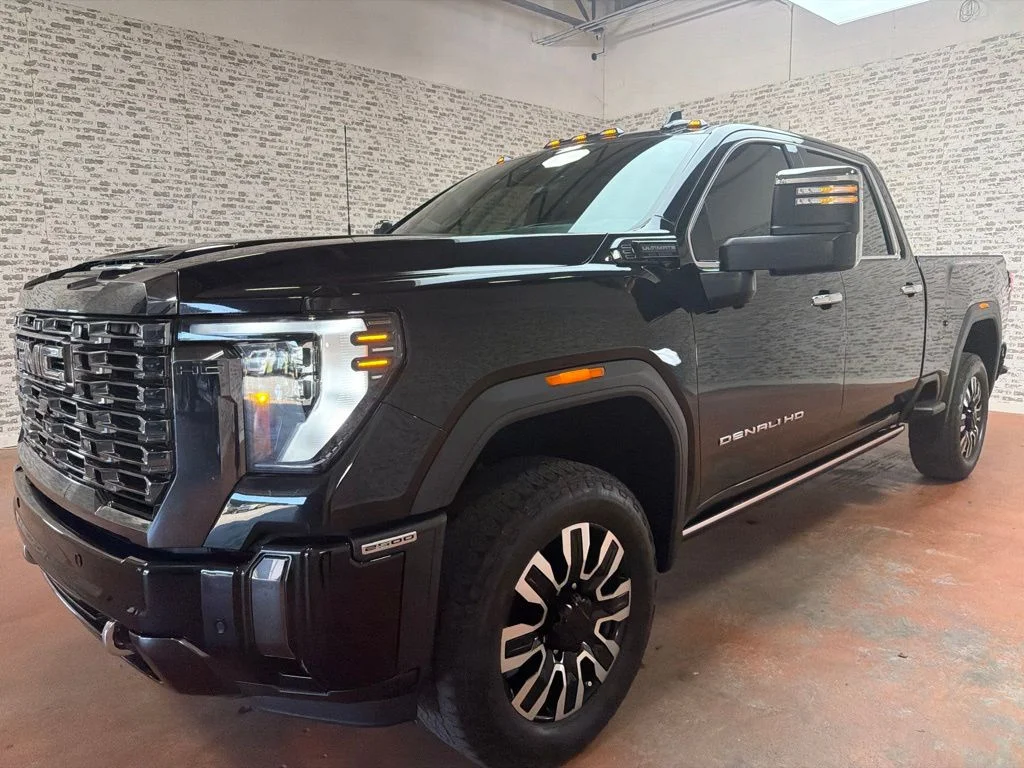 Used 2024 Onyx Black GMC Denali Ultimate image 3
