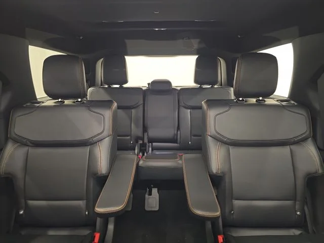 New 2026 Glacier Gray Metallic Tri-Coat Ford Tremor® image 32