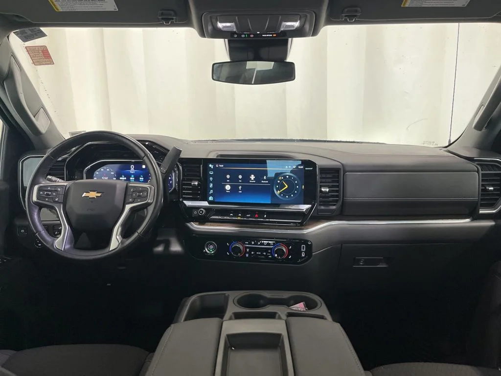 Used 2022 Gray Chevrolet LT image 17