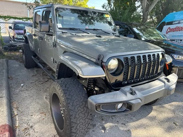 Used 2022 Gray Jeep Sport image 1