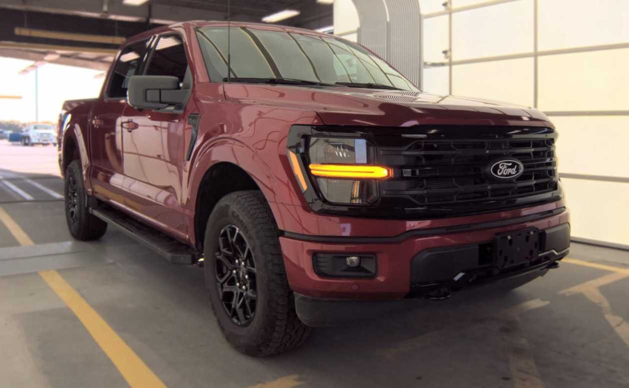 Used 2024 Rapid Red Metallic Tinted Clearcoat Ford XLT image 2