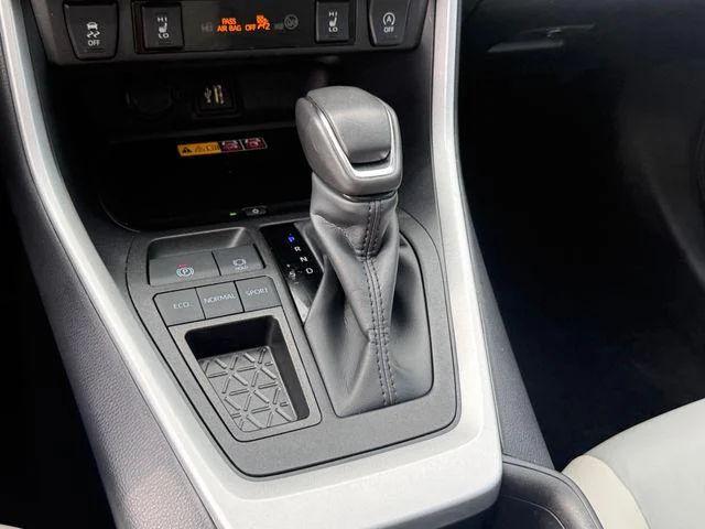 Certified Used 2025 Silver Toyota XLE Premium image 56