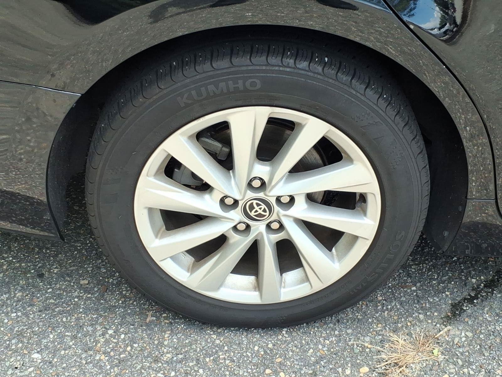 Used 2024  TOYOTA  image 10