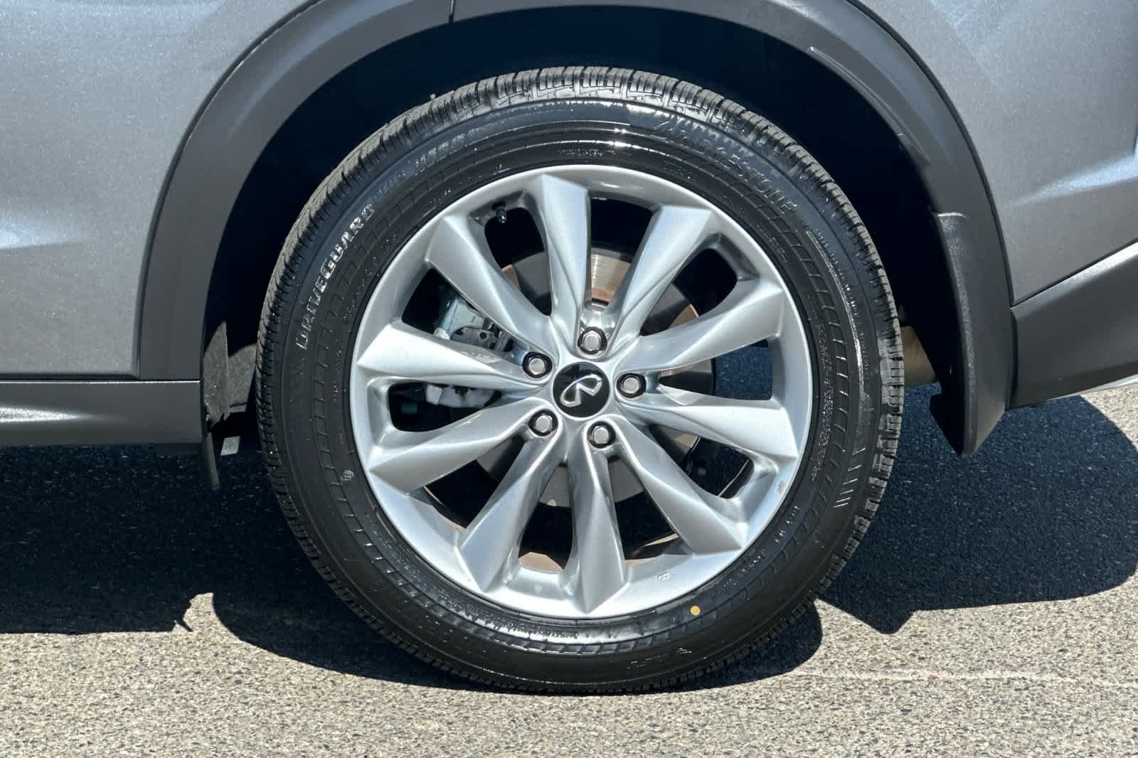 Used 2022 Graphite Shadow INFINITI LUXE image 31