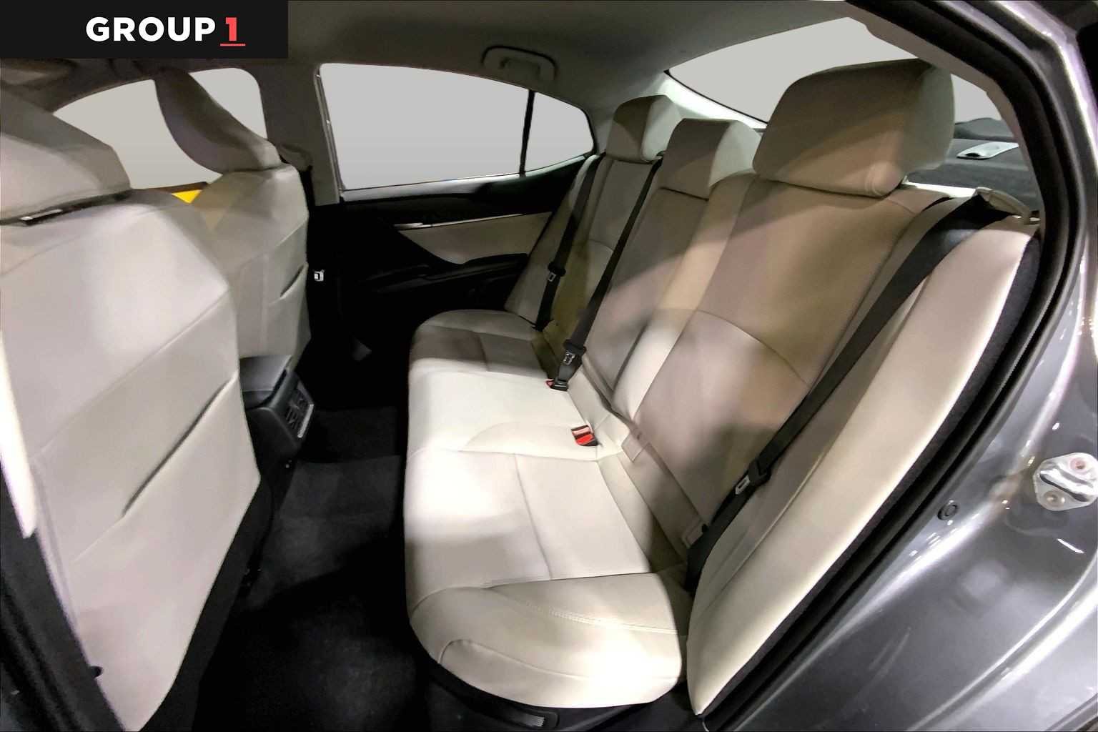 Used 2025 Heavy Metal Toyota XLE image 21