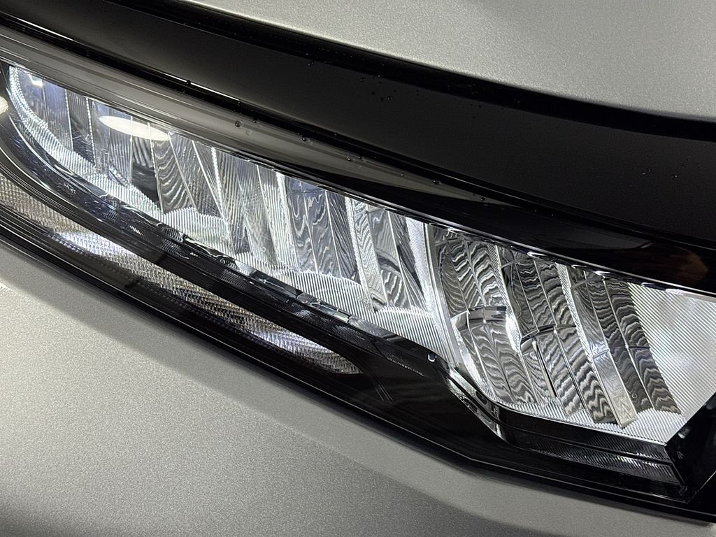 New 2026 Solar Silver Metallic Honda Touring image 10