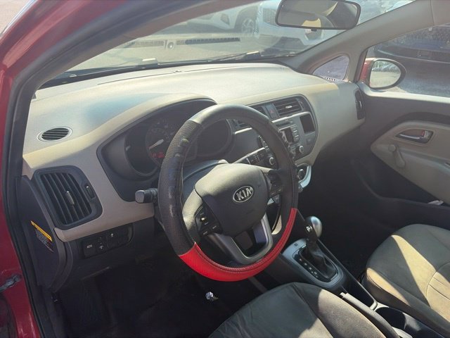 Used 2015 Red Kia LX image 23