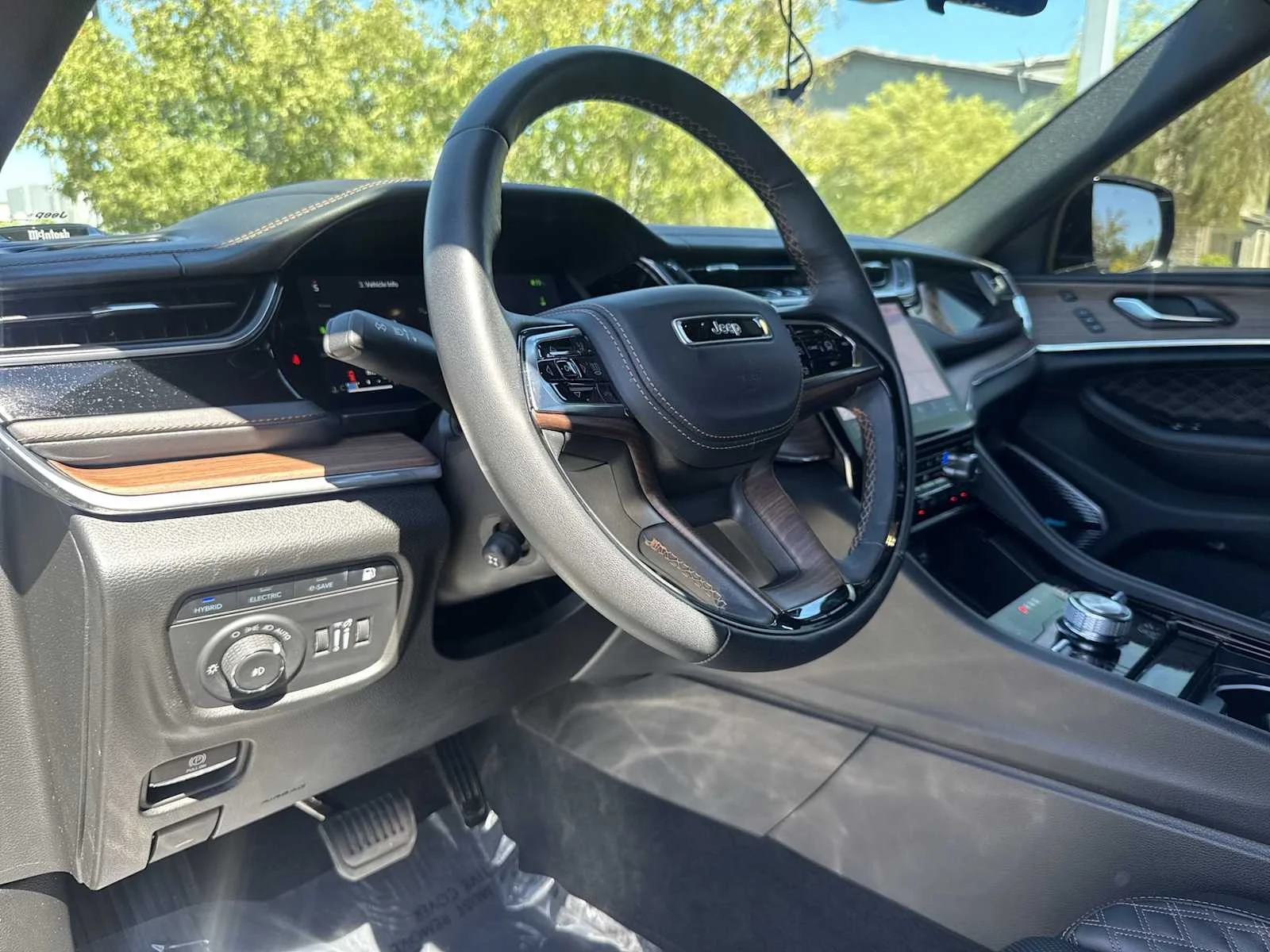 Used 2024 Silver Zynith Jeep Summit image 18