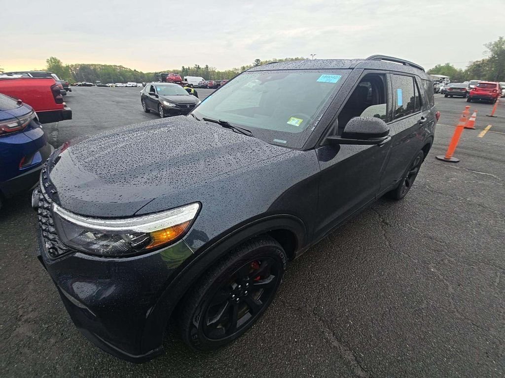 2023 Ford Explorer ST 4WD's photo