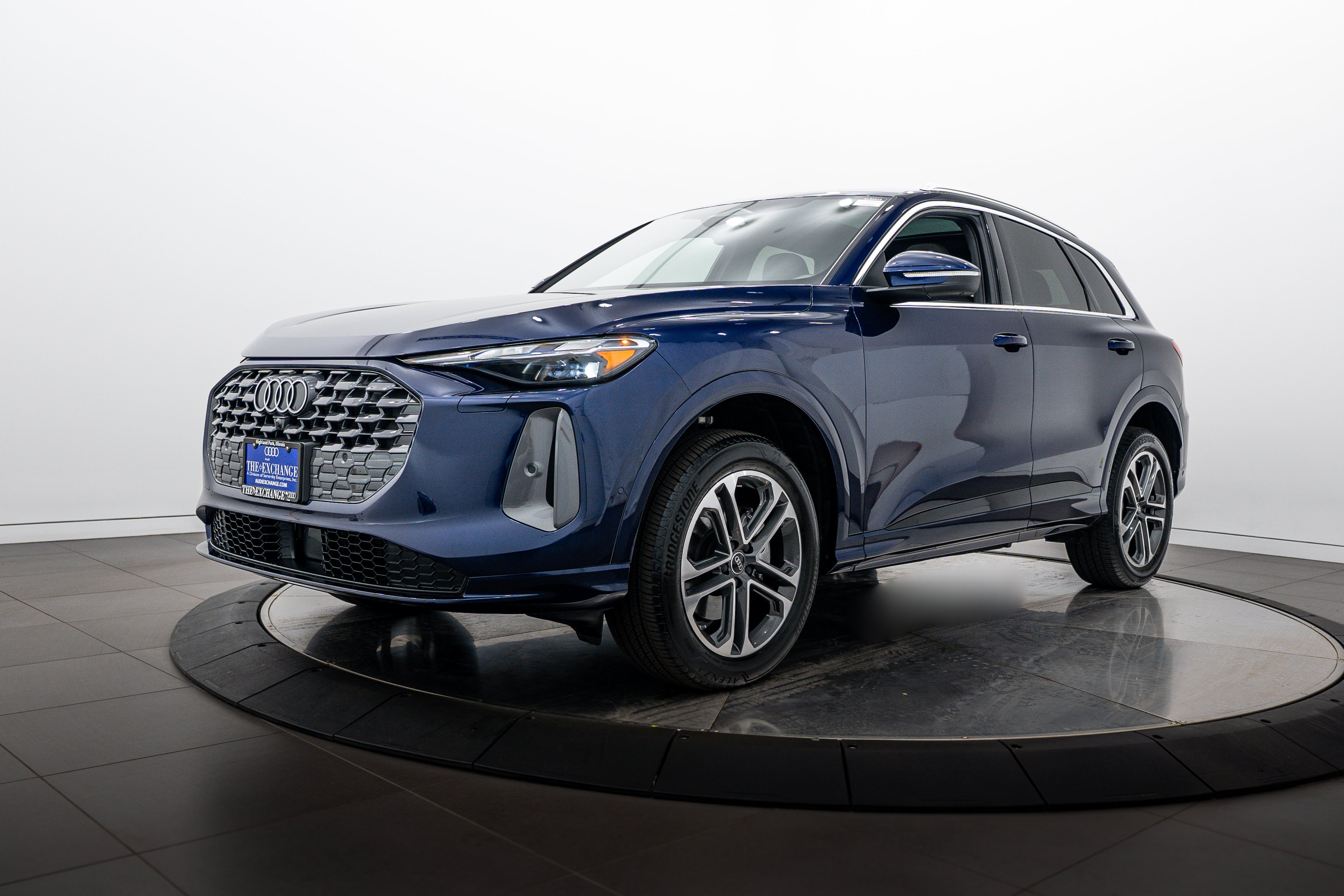 Used 2025 Navarra Blue Metallic Audi Premium image 7