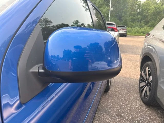 Used 2015 Octane Blue Metallic Mitsubishi ES image 17