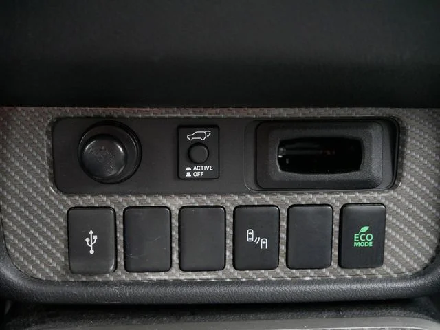Used 2022 Mercury Gray Metallic Mitsubishi SEL image 26