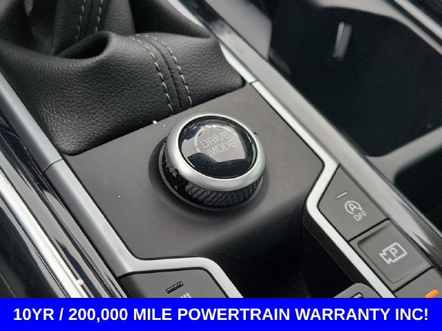 Used 2021 White Kia SX-Prestige image 22