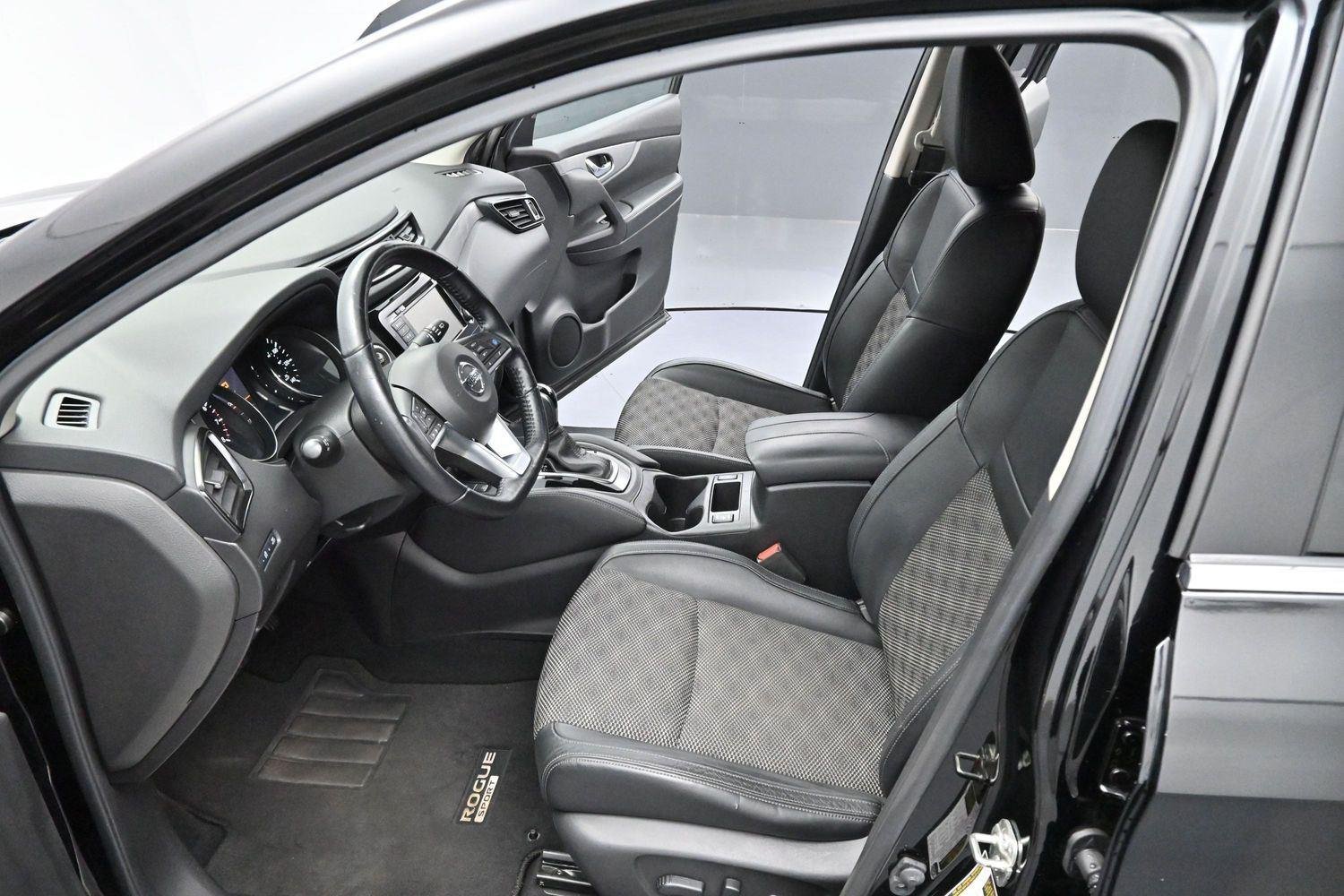 Used 2020 Magnetic Black Pearl Nissan SV image 13