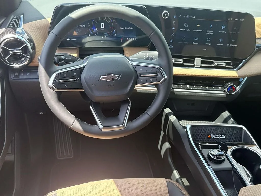 New 2027 Polar White Tricoat Chevrolet ACTIV image 7