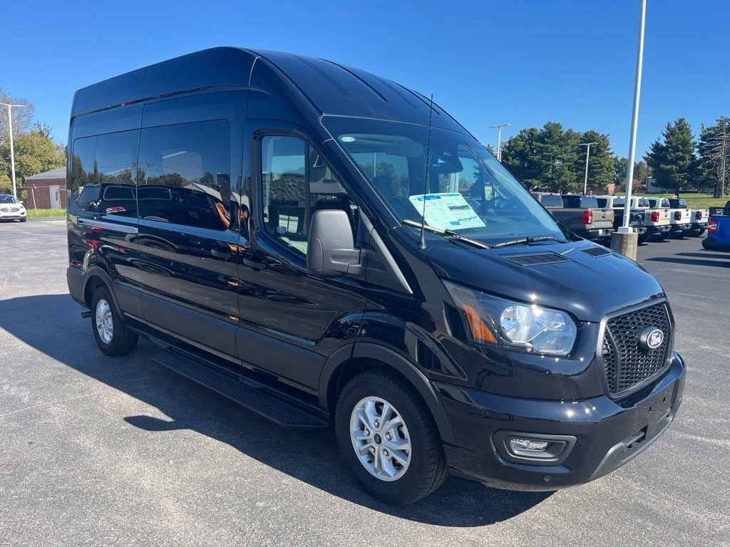 New 2027 Black Ford XL image 7