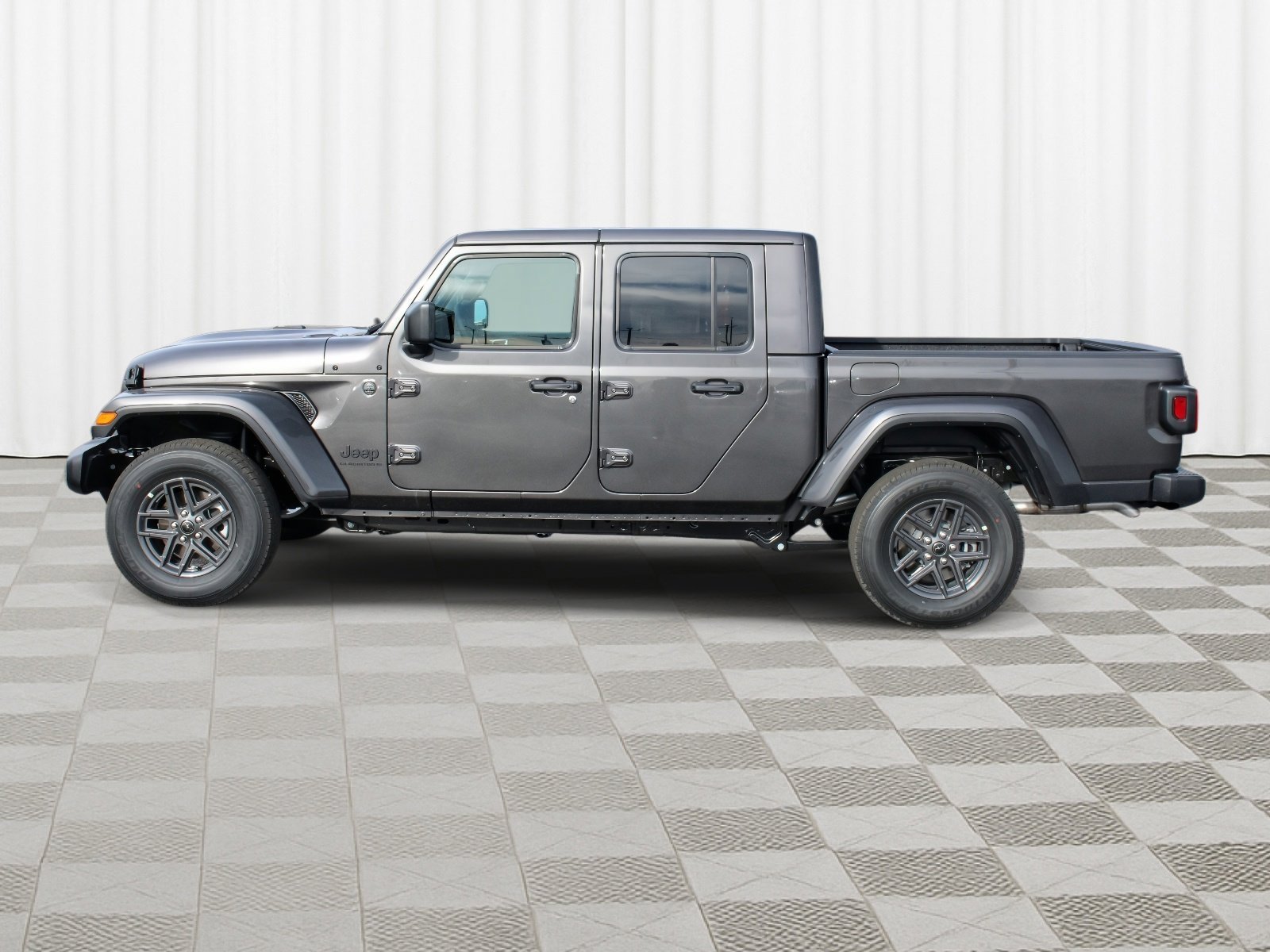 New 2026 Granite Crystal Metallic Clearcoat Jeep Sport S image 34