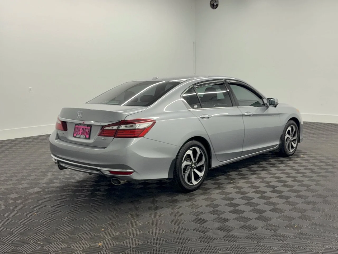 Used 2016 Lunar Silver Metallic Honda EX-L image 9