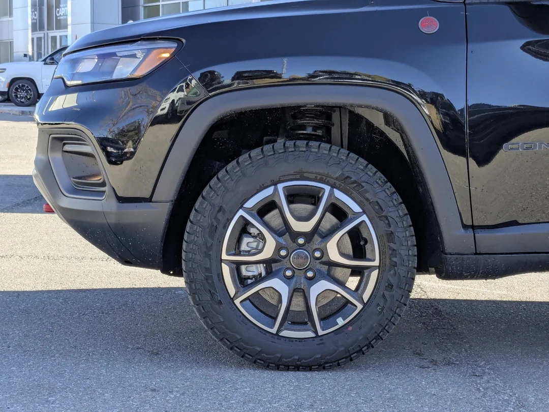 New 2026 Black Jeep Trailhawk - - 4x4 - Trailer Tow Group - Pano Sunroof - Alpine Audio - Trail Rated & More! image 9