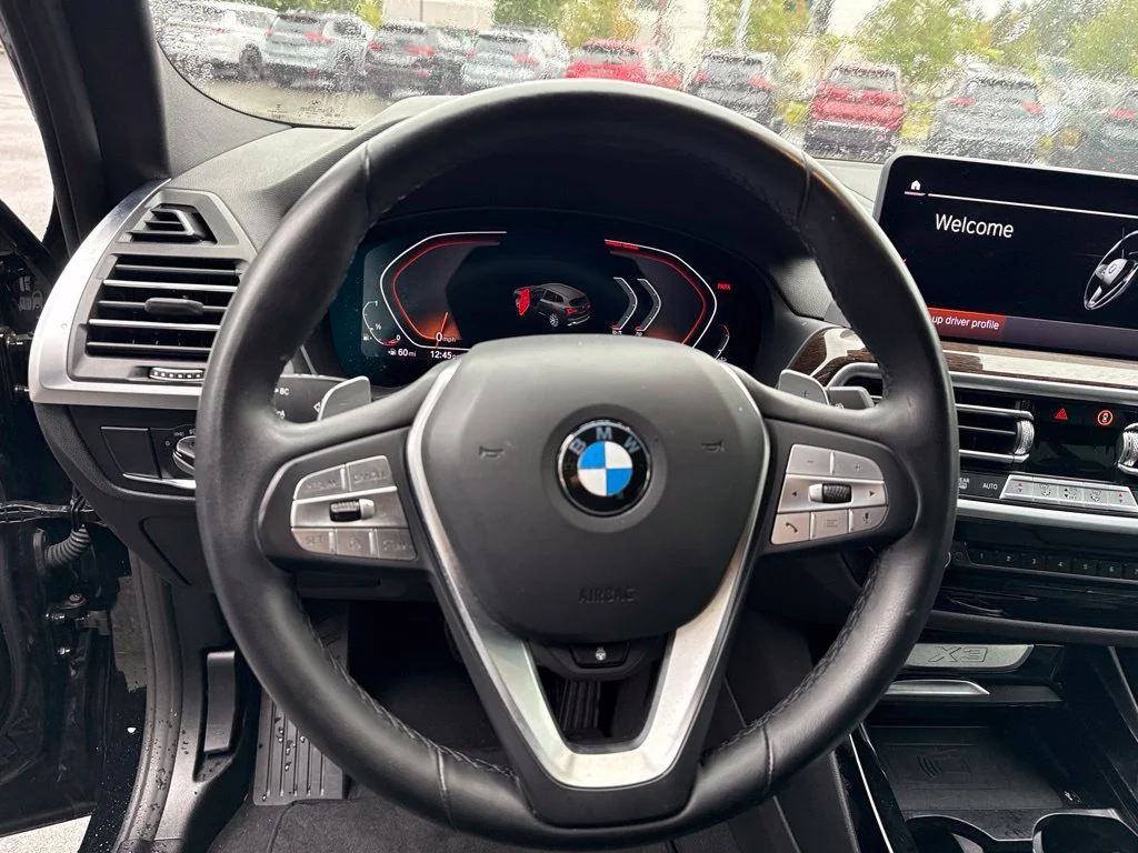 Used 2024 Black BMW xDrive30i image 19